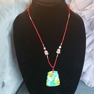📿Asian Green and yellow carved stone necklace